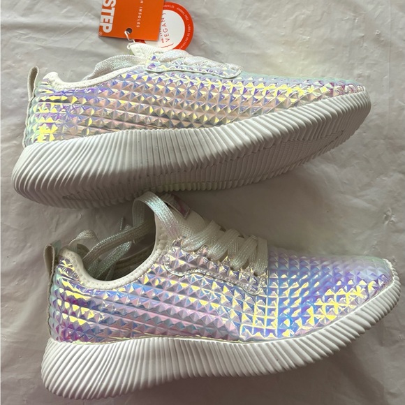 NWT Lucky Step Metallic Pink Holographic Vegan Sneakers pyramid studs SZ 7 - Picture 5 of 15